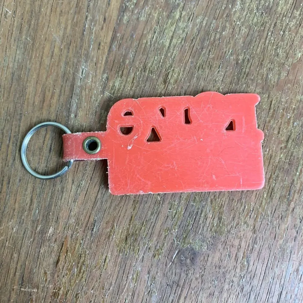 Vintage retro 70s 80s LOVE plastic keychain Cross Orchards New Burnside Illinois